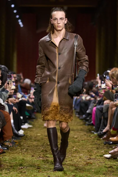 Look 9